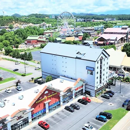 Mountain Vista Inn & Suites - Near The Island Inpigeon Forge
